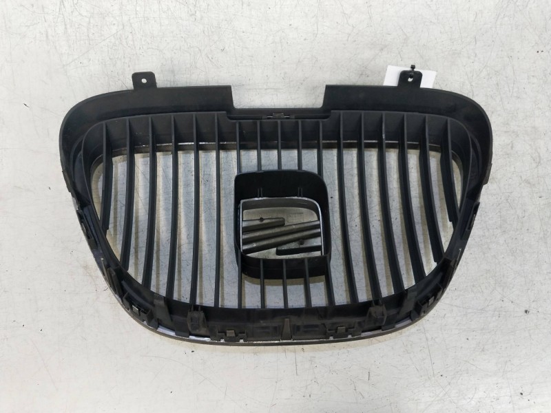 Recambio de rejilla delantera para seat altea (5p1) reference referencia OEM IAM   