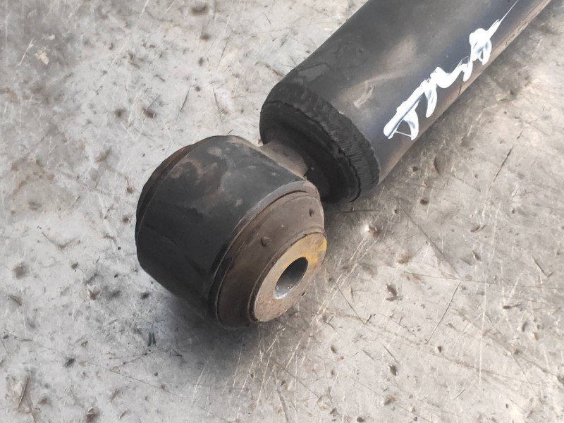 Recambio de amortiguador trasero derecho para mazda 3 lim. () style referencia OEM IAM BAHD28700A  