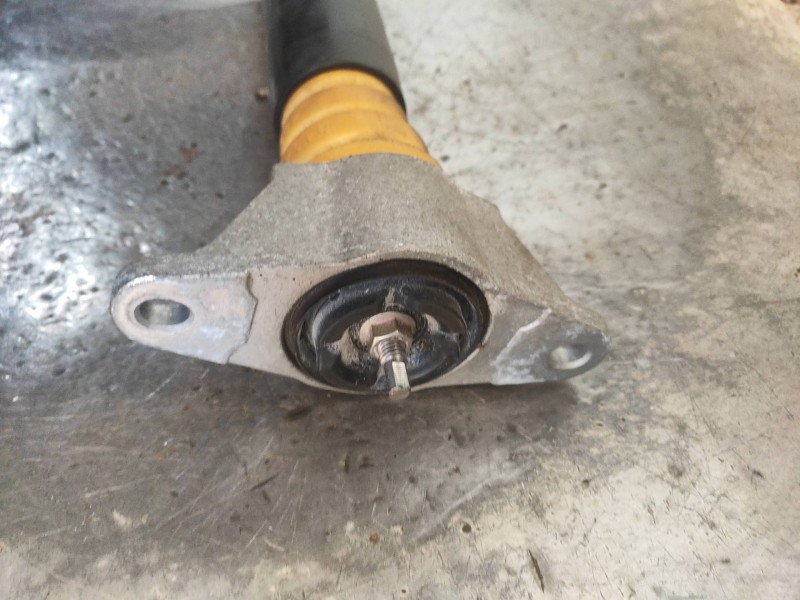 Recambio de amortiguador trasero derecho para mazda 3 lim. () style referencia OEM IAM BAHD28700A  