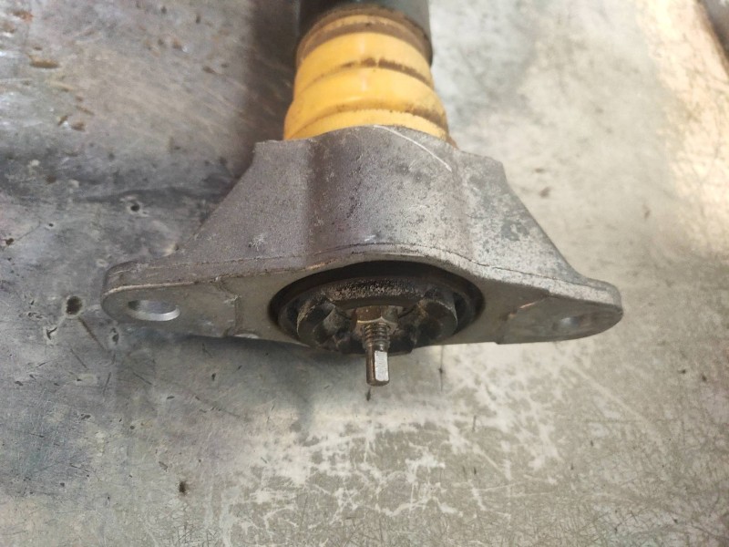 Recambio de amortiguador trasero izquierdo para mazda 3 lim. () style referencia OEM IAM BAHD28700A  