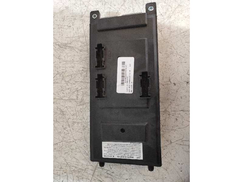 Recambio de caja reles / fusibles para land rover evoque 2.2 td4 cat referencia OEM IAM 528251F02 BJ3214F041AD 