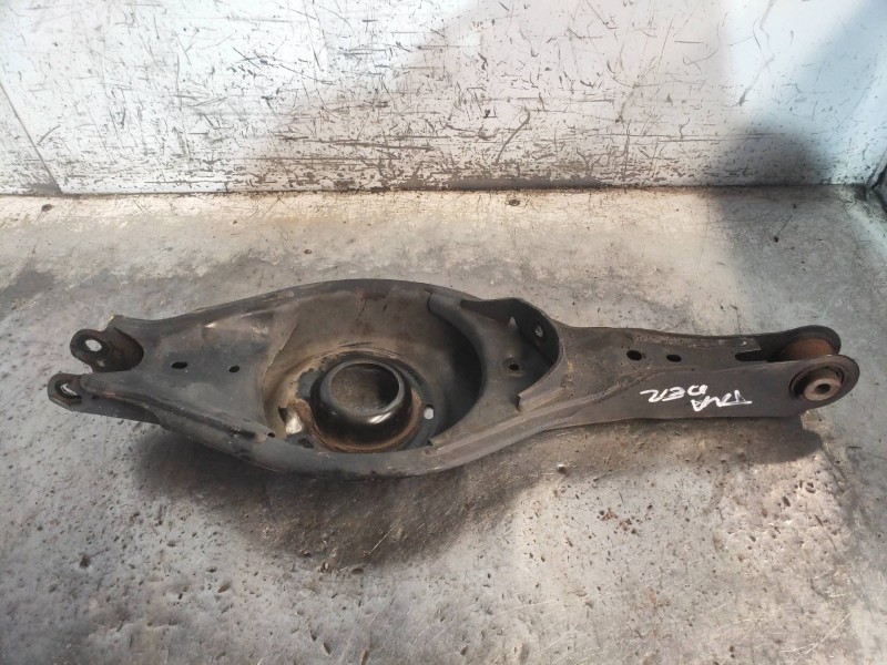 Recambio de brazo suspension inferior trasero derecho para mazda 3 lim. () style referencia OEM IAM   