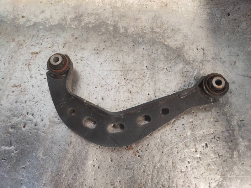 Recambio de brazo suspension superior trasero derecho para mazda 3 lim. () style referencia OEM IAM   