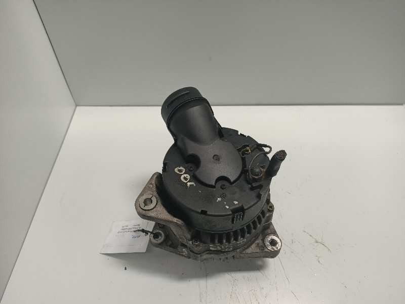 Recambio de alternador para audi a8 (d2) 3.7 quattro referencia OEM IAM 0123510013 077903015E BOSCH 120A