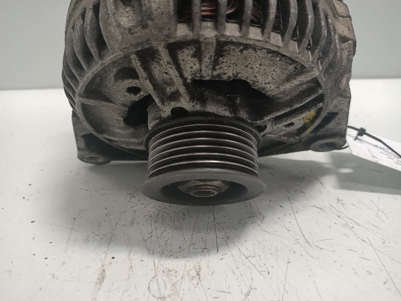 Recambio de alternador para audi a8 (d2) 3.7 quattro referencia OEM IAM 0123510013 077903015E BOSCH 120A