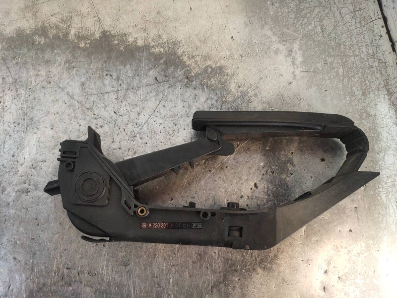 Recambio de potenciometro pedal para mercedes clase cl (w216) coupe 500 4-matic (216.386) referencia OEM IAM A2203000104  
