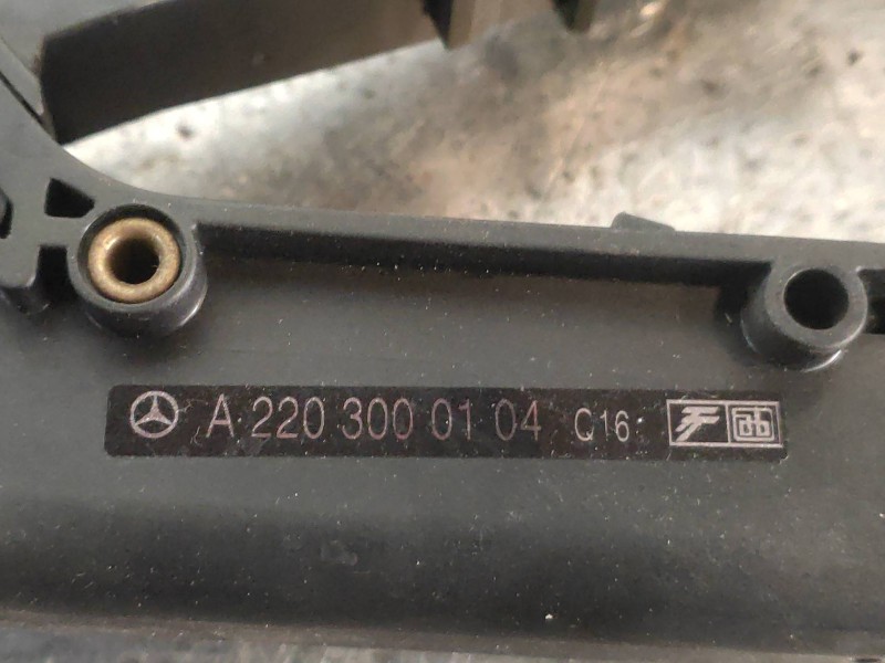 Recambio de potenciometro pedal para mercedes clase cl (w216) coupe 500 4-matic (216.386) referencia OEM IAM A2203000104  