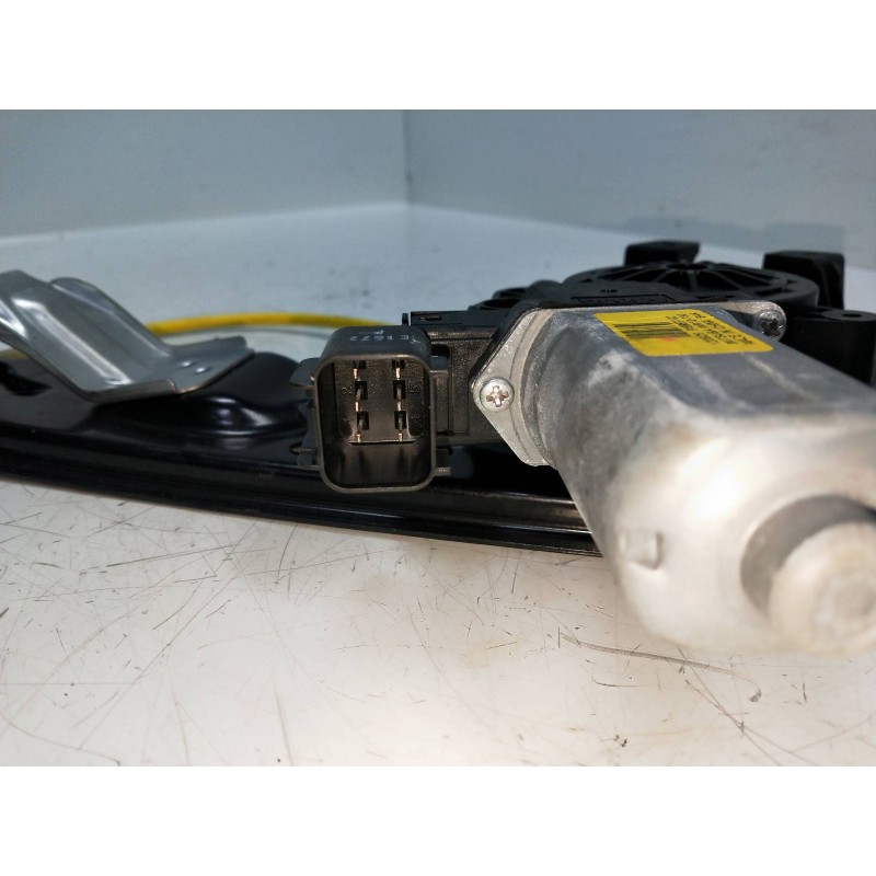 Recambio de elevalunas trasero derecho para land rover evoque 2.2 td4 cat referencia OEM IAM 120926 918957102 5P