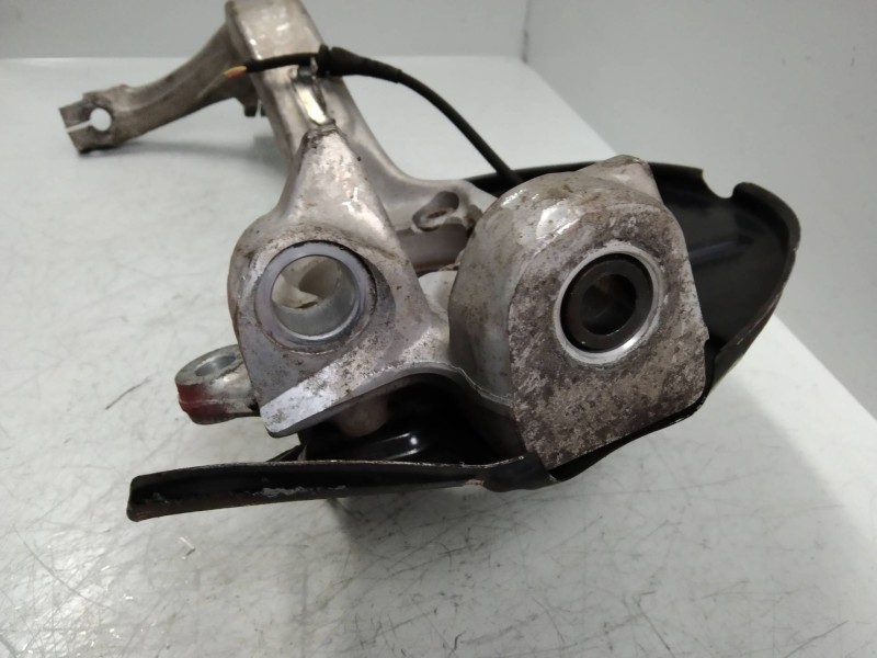 Recambio de mangueta delantera izquierda para audi a4 berlina (8e) 2.5 tdi quattro (132kw) referencia OEM IAM   