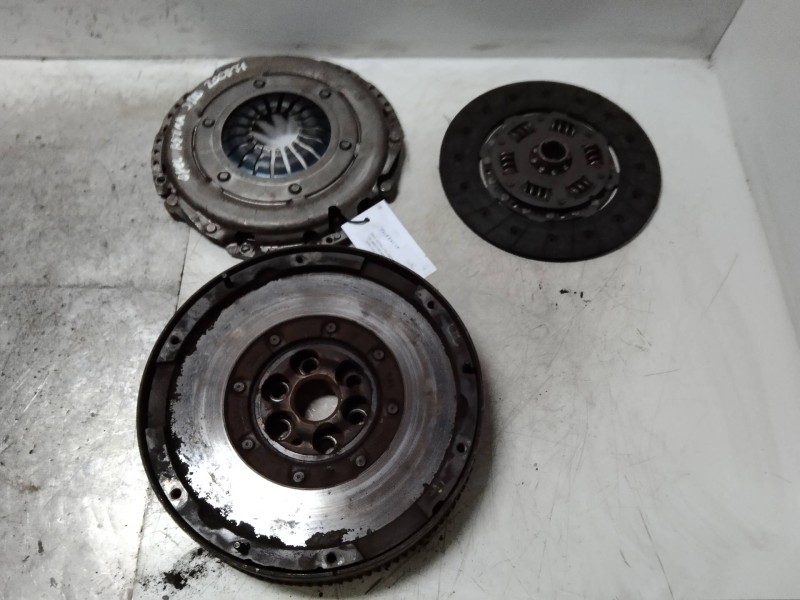 Recambio de kit embrague para opel astra j lim. cosmo referencia OEM IAM 55581284  
