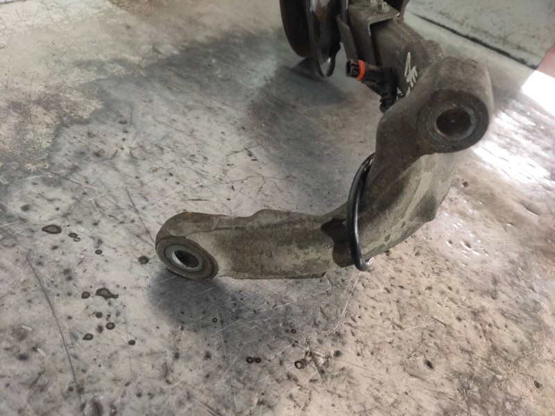 Recambio de mangueta delantera izquierda para mercedes clase cl (w216) coupe 500 4-matic (216.386) referencia OEM IAM   