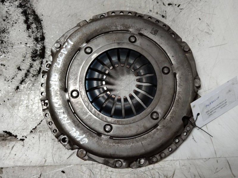 Recambio de kit embrague para opel astra j lim. cosmo referencia OEM IAM 55581284  