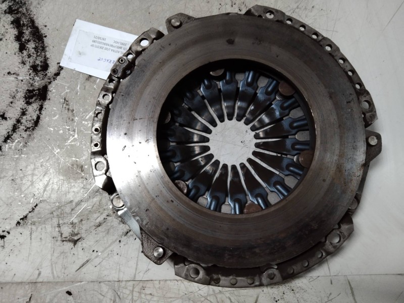 Recambio de kit embrague para opel astra j lim. cosmo referencia OEM IAM 55581284  