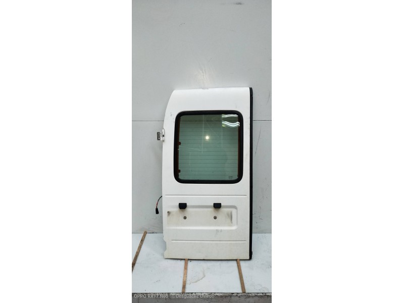 Recambio de puerta trasera izquierda para ford fiesta courier familiar referencia OEM IAM FURGONETACOURIER  