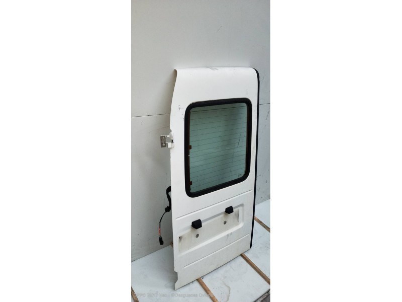 Recambio de puerta trasera izquierda para ford fiesta courier familiar referencia OEM IAM FURGONETACOURIER  