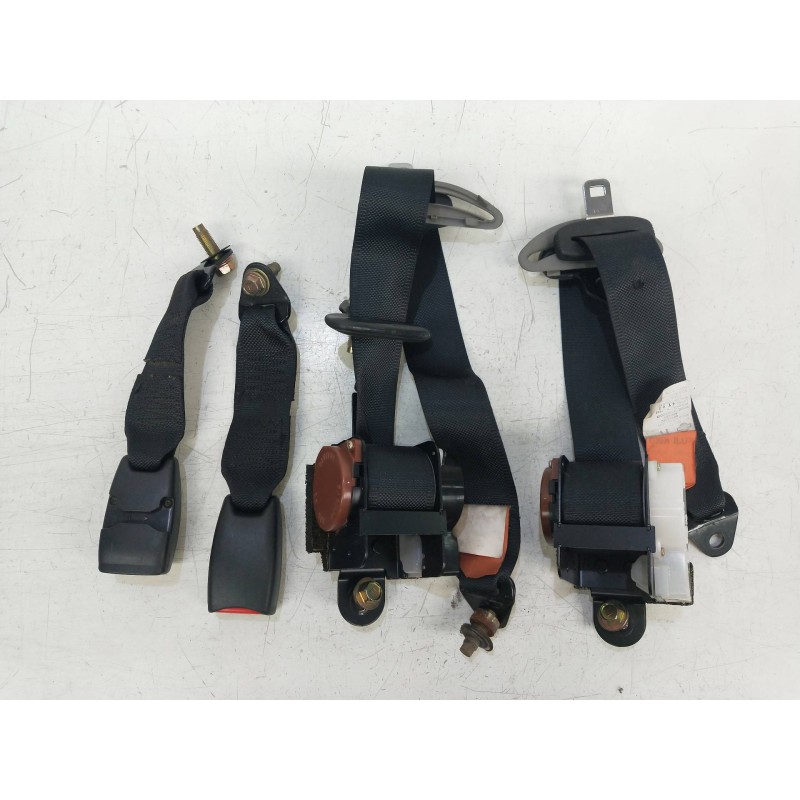 Recambio de juego cinturones trasero para nissan sunny berlina (n14) 2.0 diesel referencia OEM IAM   5P