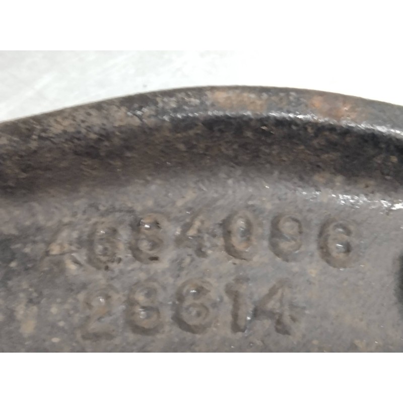 Recambio de brazo suspension inferior delantero izquierdo para chrysler voyager (gs) 2.5 turbodiesel referencia OEM IAM 4684096 