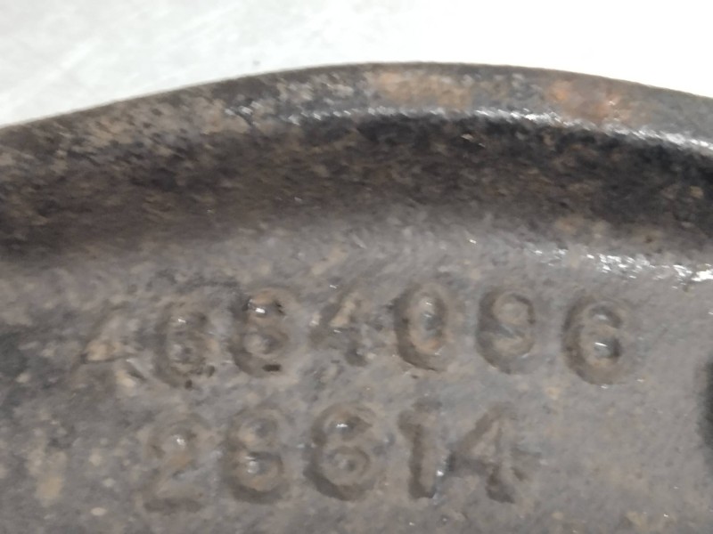 Recambio de brazo suspension inferior delantero izquierdo para chrysler voyager (gs) 2.5 turbodiesel referencia OEM IAM 4684096 