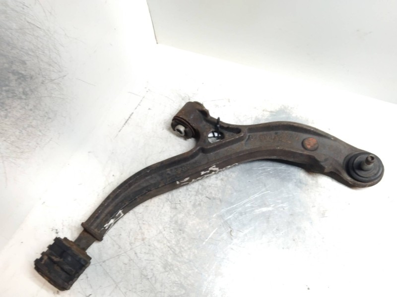 Recambio de brazo suspension inferior delantero derecho para chrysler voyager (rg) 3.3 grand voyager limited awd referencia OEM 