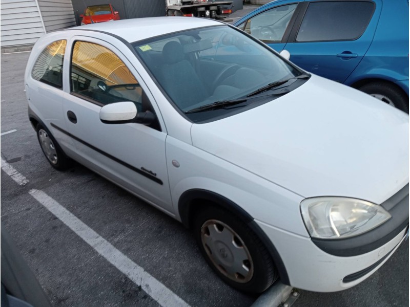 opel corsa c del año 2001
