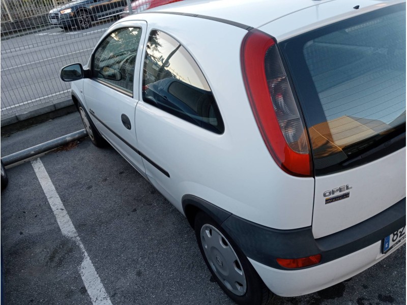 opel corsa c del año 2001