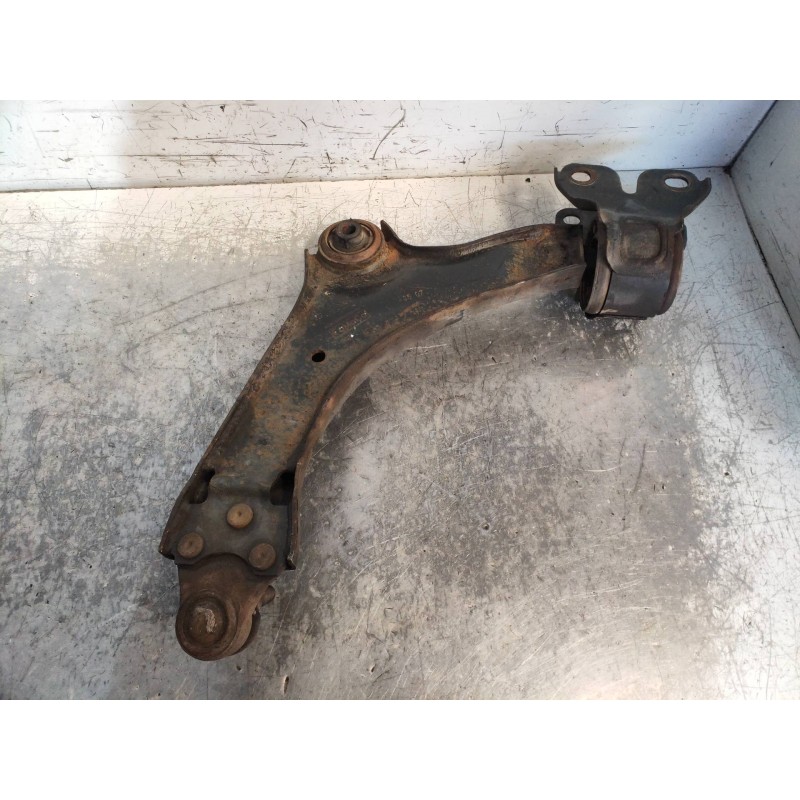 Recambio de brazo suspension inferior delantero derecho para land rover freelander (lr2) 2.2 td4 referencia OEM IAM 6G9N3A052EK 