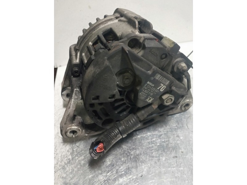 Recambio de alternador para opel corsa c cosmo referencia OEM IAM 0124225041  