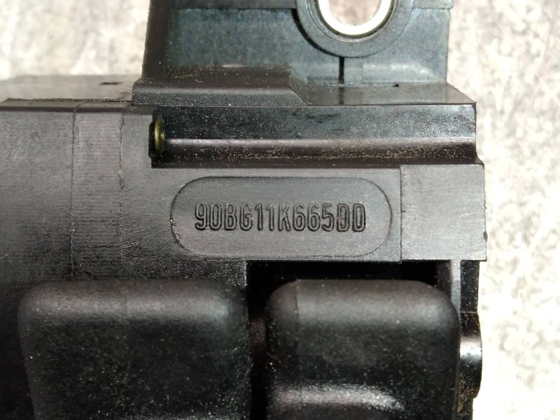 Recambio de mando limpia para ford sierra berlina clx referencia OEM IAM 90BG11K665DD  