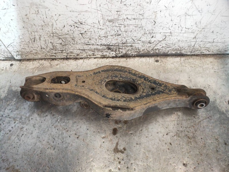 Recambio de brazo suspension inferior trasero derecho para citroen c-crosser exclusive referencia OEM IAM   