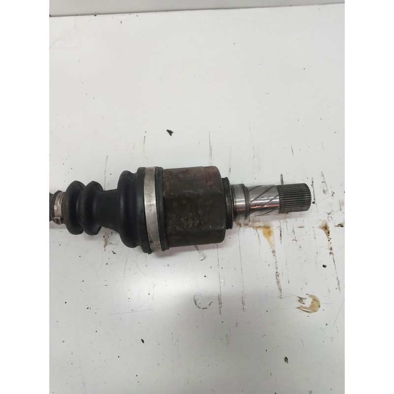 Recambio de transmision delantera izquierda para renault megane ii classic berlina 2.0 referencia OEM IAM 8200285909  