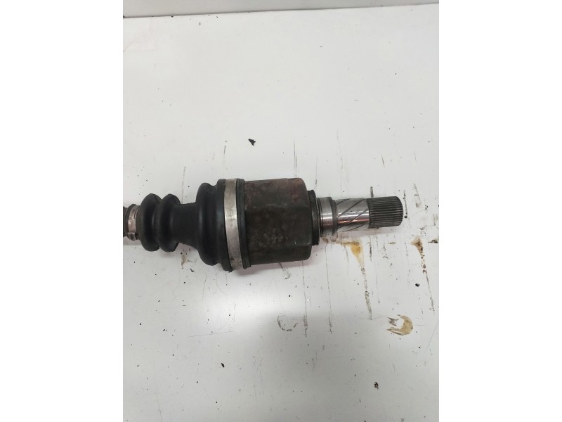 Recambio de transmision delantera izquierda para renault megane ii classic berlina 2.0 referencia OEM IAM 8200285909  