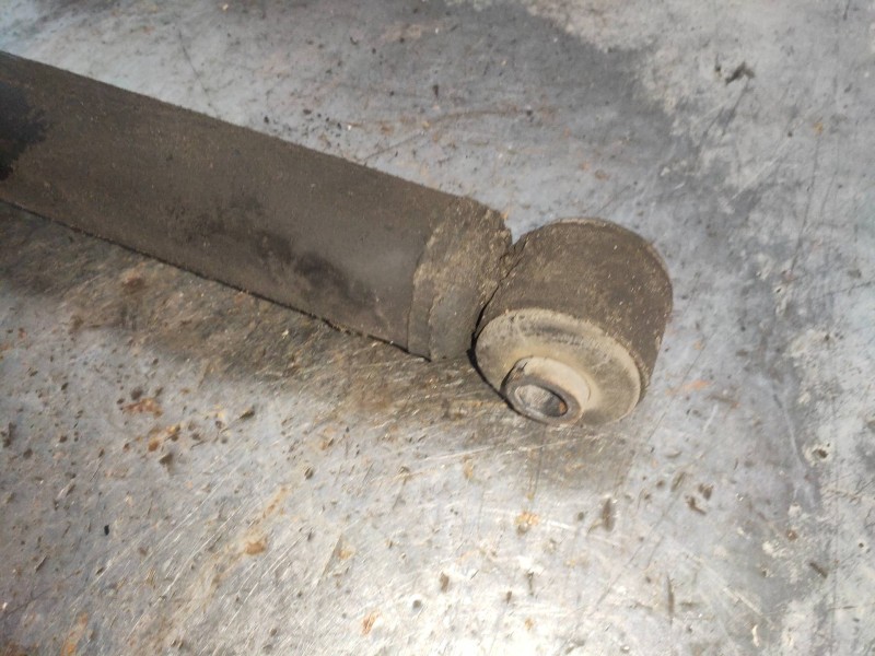 Recambio de amortiguador trasero derecho para citroen c-crosser exclusive referencia OEM IAM   