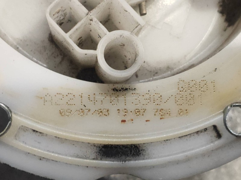 Recambio de bomba combustible para mercedes clase cl (w216) coupe 500 4-matic (216.386) referencia OEM IAM A2214701390  