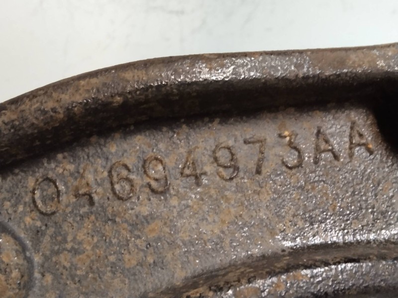 Recambio de brazo suspension inferior delantero derecho para chrysler voyager (rg) 2.5 crd se grand voyager referencia OEM IAM 0