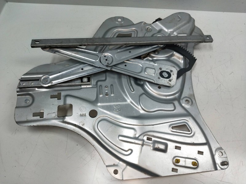 Recambio de elevalunas delantero izquierdo para hyundai ix35 1.6 cat referencia OEM IAM 402391B  5P