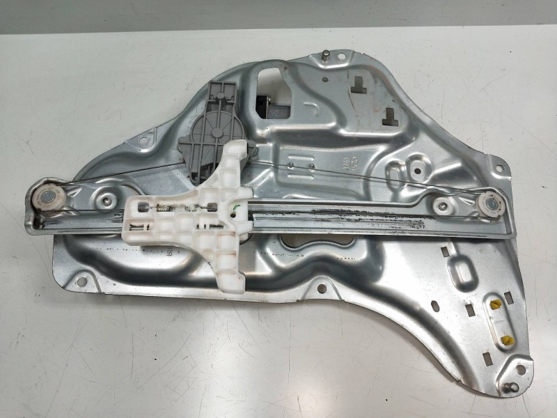 Recambio de elevalunas trasero derecho para hyundai ix35 1.6 cat referencia OEM IAM 402353B  5P