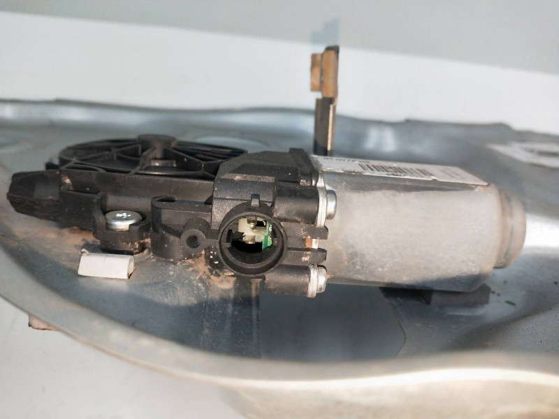 Recambio de elevalunas trasero derecho para hyundai ix35 1.6 cat referencia OEM IAM 402353B  5P