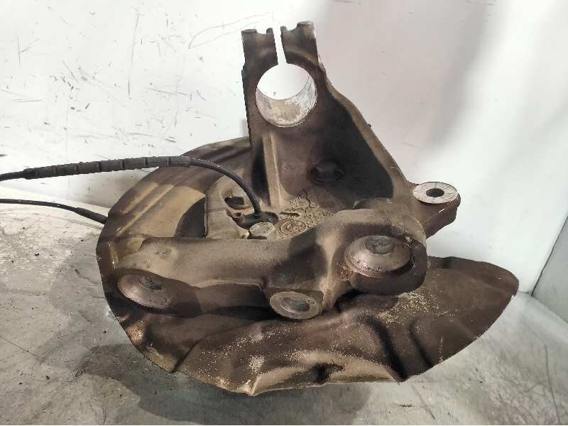 Recambio de mangueta delantera derecha para bmw serie 3 berlina (e90) 318d referencia OEM IAM 3121677321003 13612610 31216793924