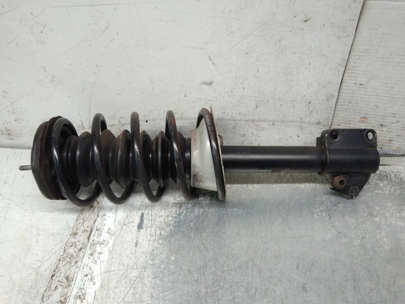 Recambio de amortiguador delantero derecho para volvo serie 460 1.8i referencia OEM IAM    Recambio de amortiguador delantero derecho para volvo serie 460 1.8i referencia OEM IAM