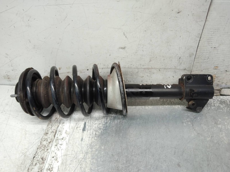 Recambio de amortiguador delantero izquierdo para volvo serie 460 1.8i referencia OEM IAM   