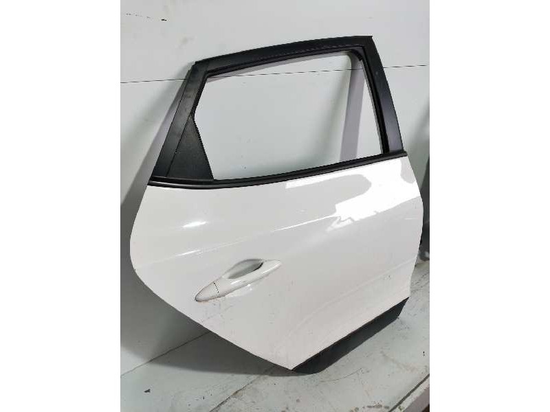 Recambio de puerta trasera derecha para hyundai ix35 1.6 cat referencia OEM IAM  5 PUERTAS 