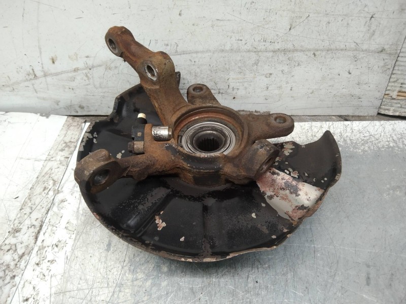 Recambio de mangueta delantera izquierda para volvo serie 460 1.8i referencia OEM IAM   