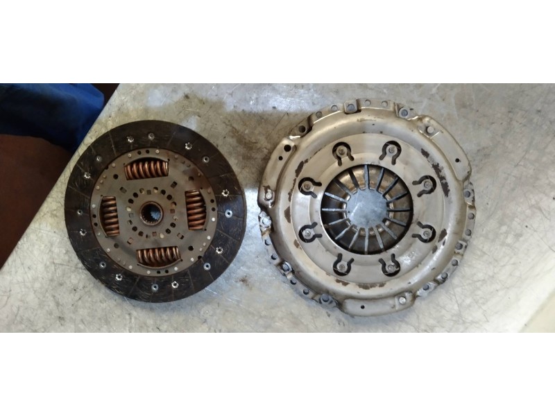 Recambio de kit embrague para renault trafic combi (ab 4.01) 6 - plazas, acristalado parcial 2,9t combi corto referencia OEM IAM