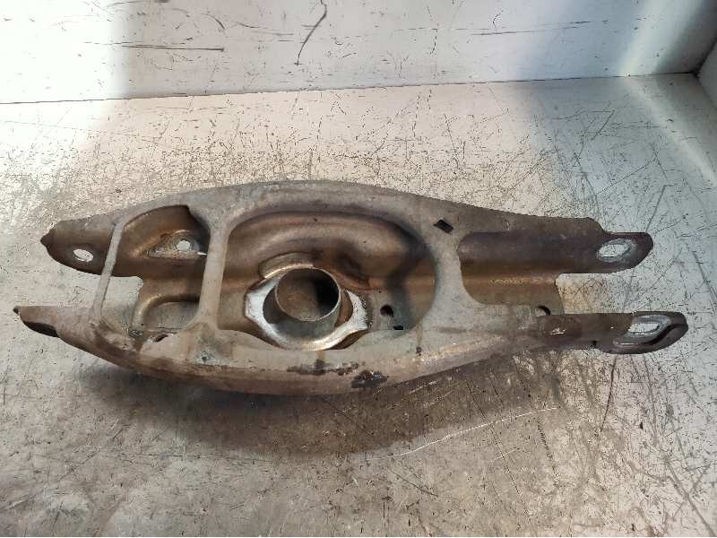 Recambio de brazo suspension superior trasero izquierdo para bmw serie 3 berlina (e90) 318d referencia OEM IAM   