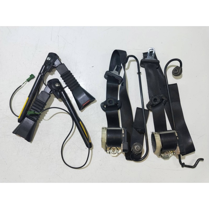 Recambio de juego cinturones trasero para opel astra g berlina 1.7 16v dti cat (y 17 dt / lr6) referencia OEM IAM   3P