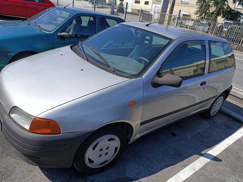 fiat punto berlina (176) del año 1997