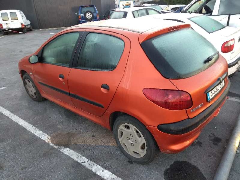 peugeot 206 berlina del año 2001