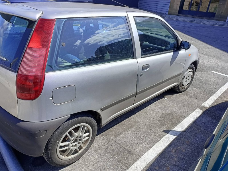 fiat punto berlina (176) del año 1997