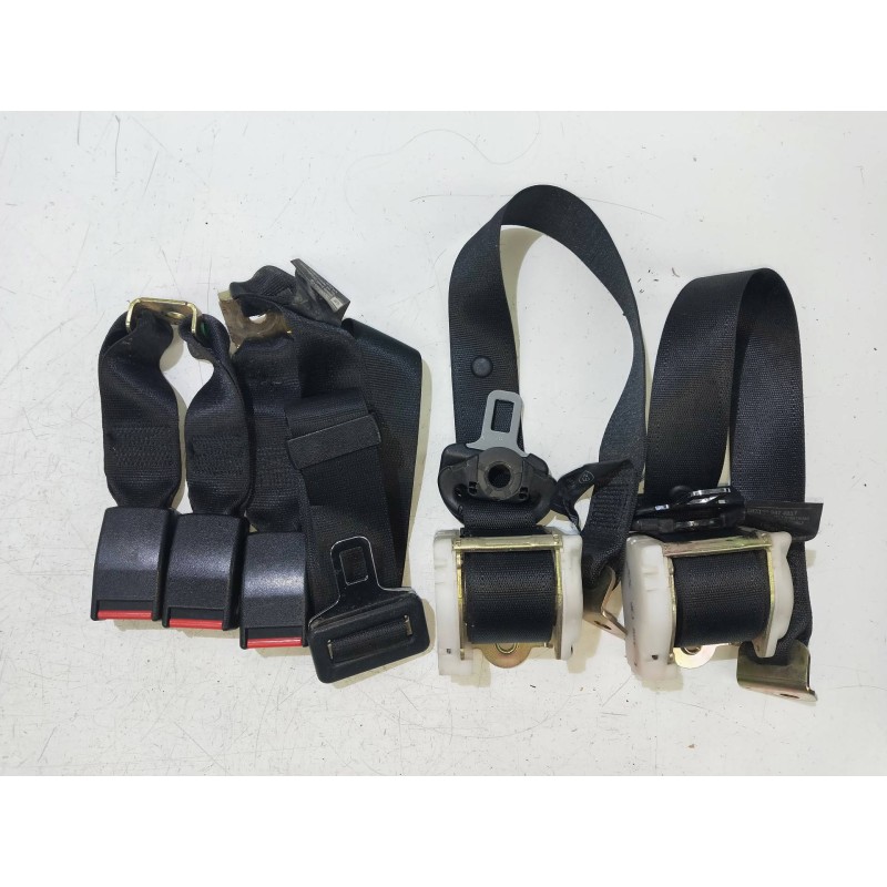 Recambio de juego cinturones trasero para opel corsa b 1.7 diesel referencia OEM IAM   3P