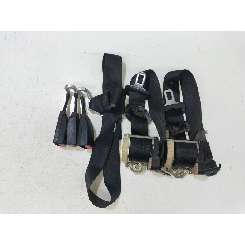 Recambio de juego cinturones trasero para opel corsa c 1.7 16v dti cat (y 17 dt / lr6) referencia OEM IAM   5P
